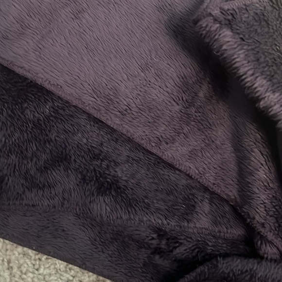 The North face purple scarf - Picture 7 of 8